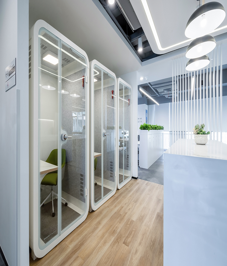 字節(jie)跳動(dòng)辦(bàn)公(gōng)室設(shè)計(ji)裝(zhuang)修 電(dian)話(hua)亭-pc