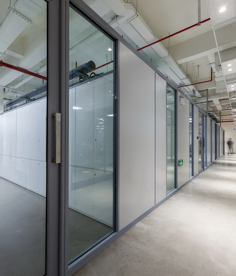 聖東尼（外齊(qi)）辦(bàn)公(gōng)室裝(zhuang)修-走(zou)廊2-pc